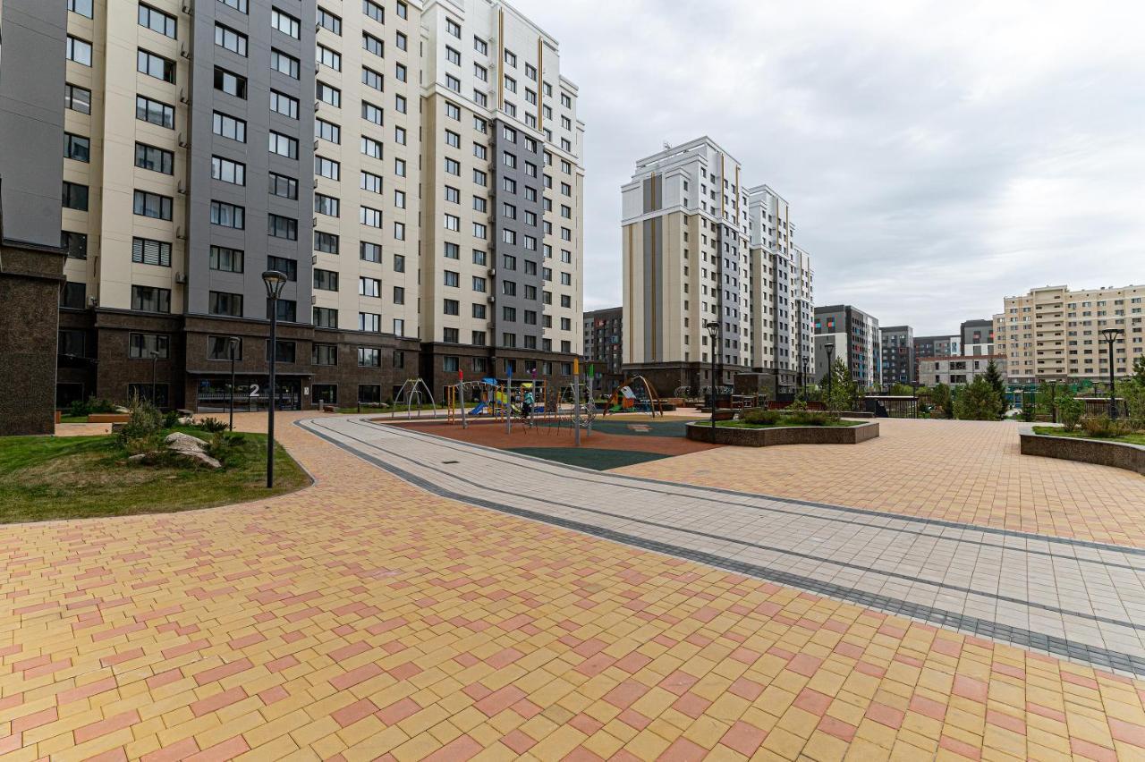 Шикарная Квартира На Против Сада Астана Екстериор снимка