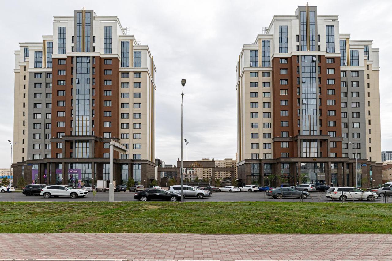 Шикарная Квартира На Против Сада Астана Екстериор снимка